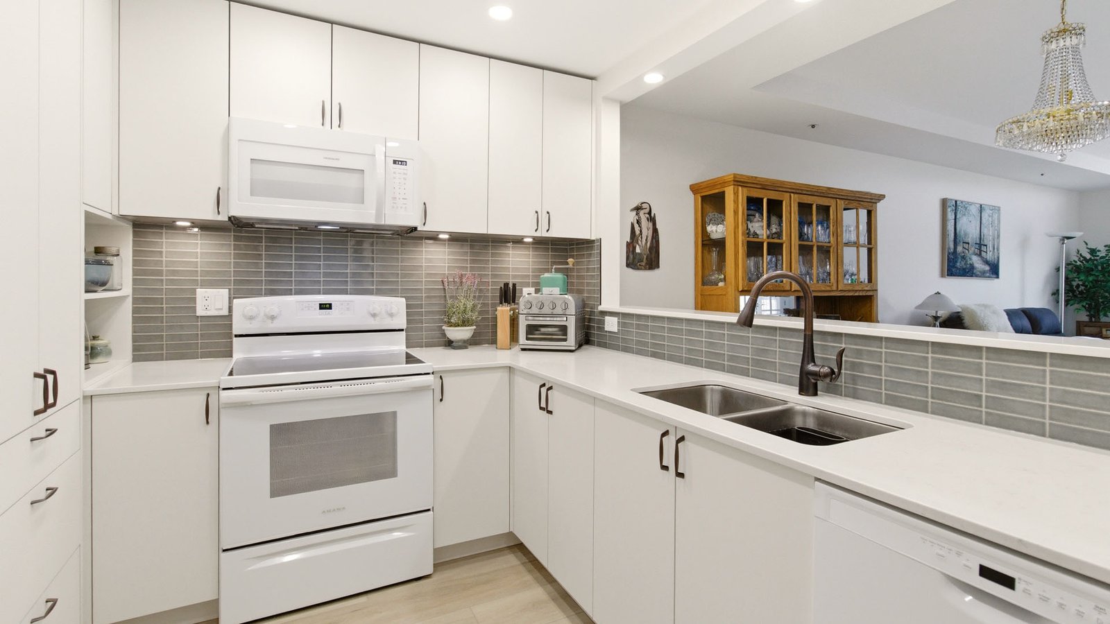 Kitchen Cabinet at Wedgewood Condo 55+