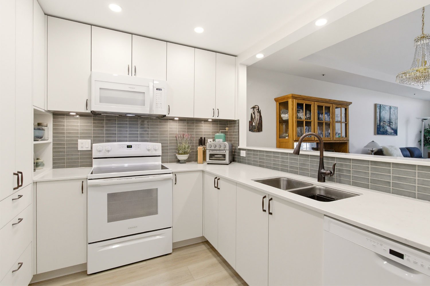 Kitchen Cabinet at Wedgewood Condo 55+